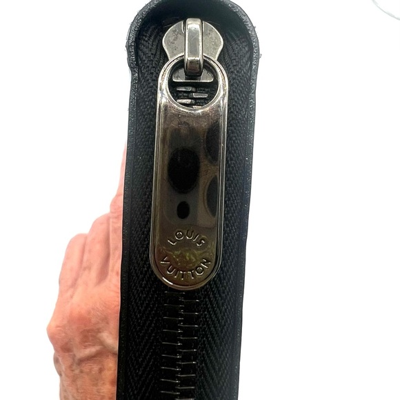 Louis Vuitton Black Vernis LV Embossed Zippy Wallet with COA - Picture 9 of 16